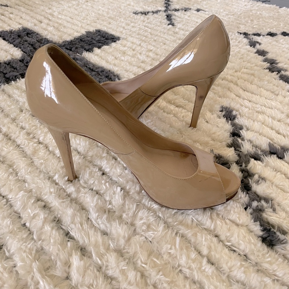 LK Bennett London Nina Nude Patent Leather
Peep Toe Heels Size 39 EU